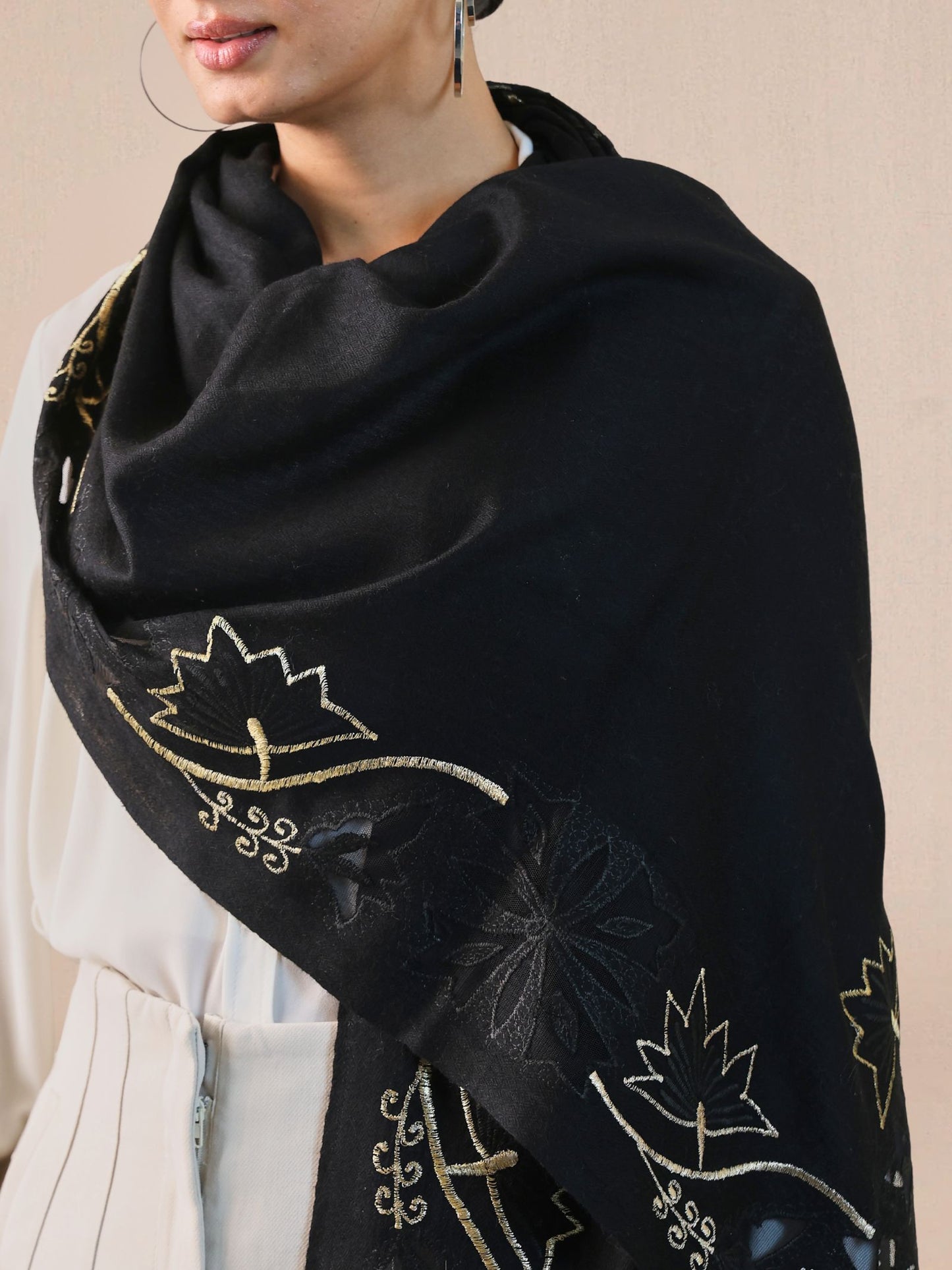 Vineyard Zaywar Woolen Stole