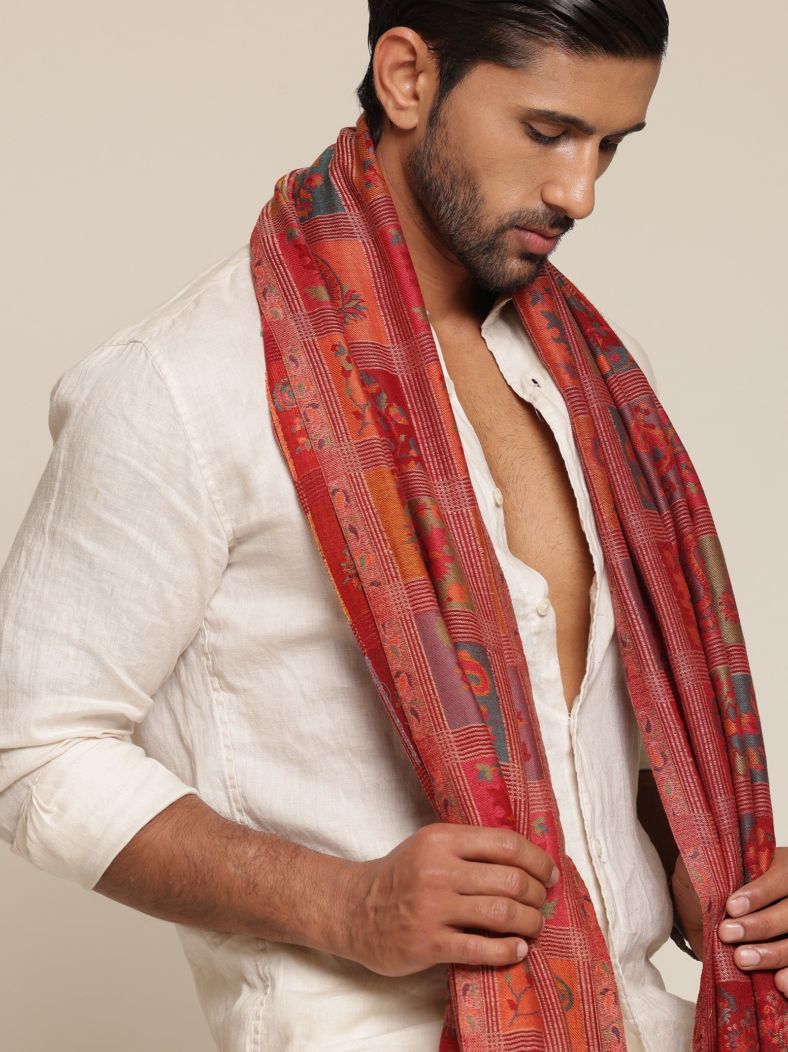Man wearing a red stole