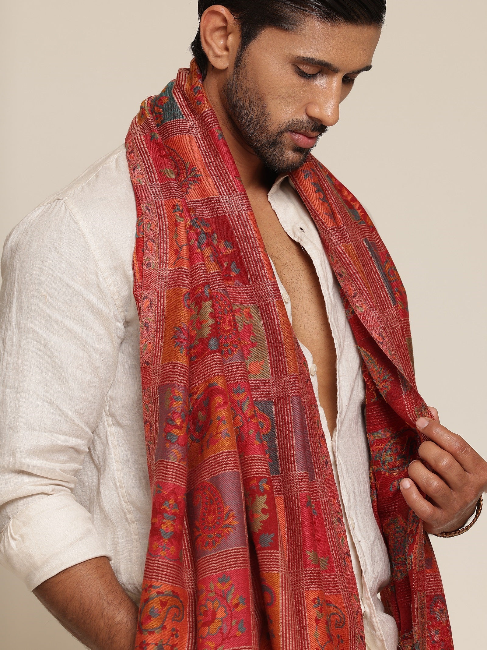 Man wearing a red stole