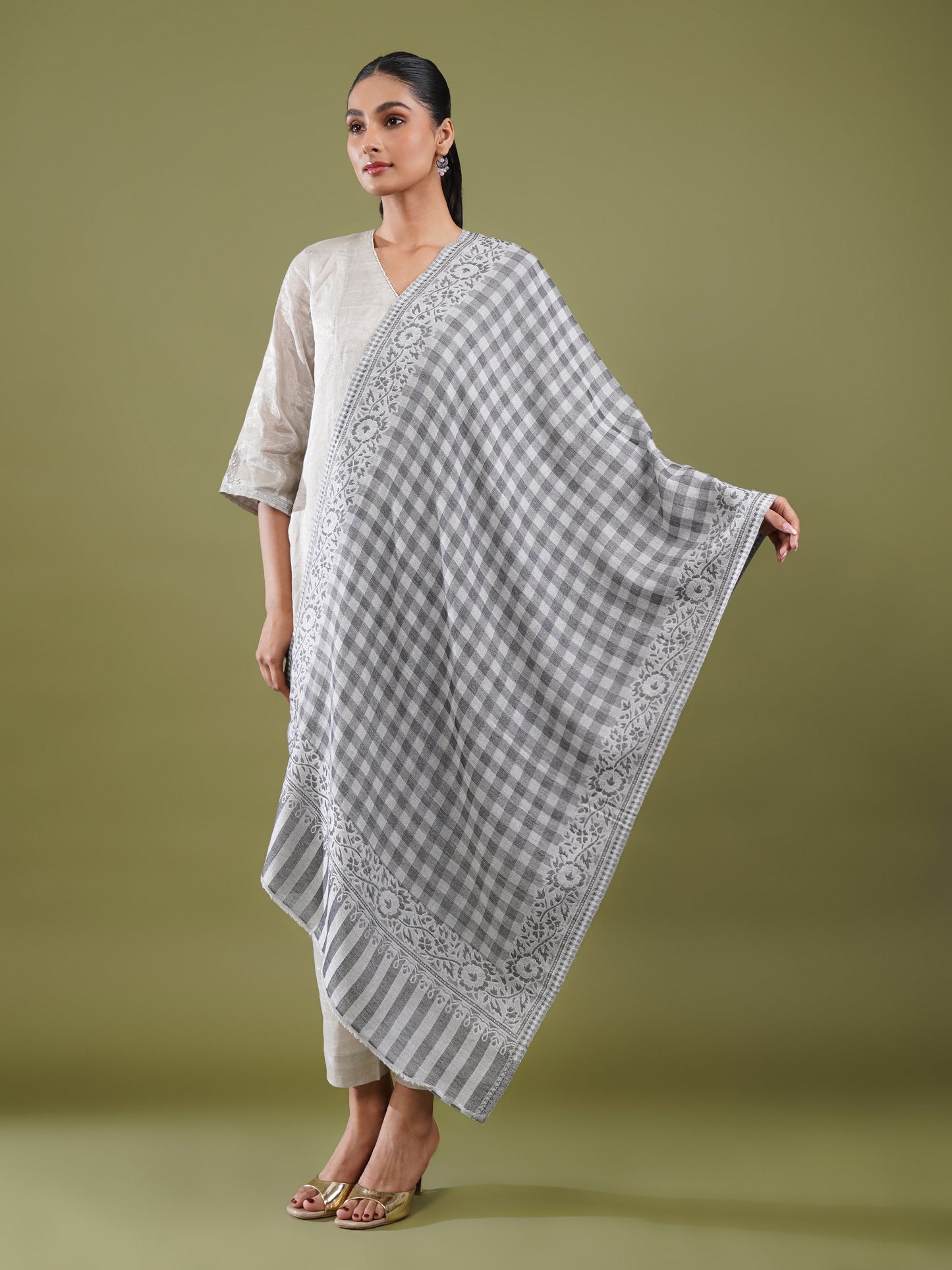 Madhuvan Woolen Stole