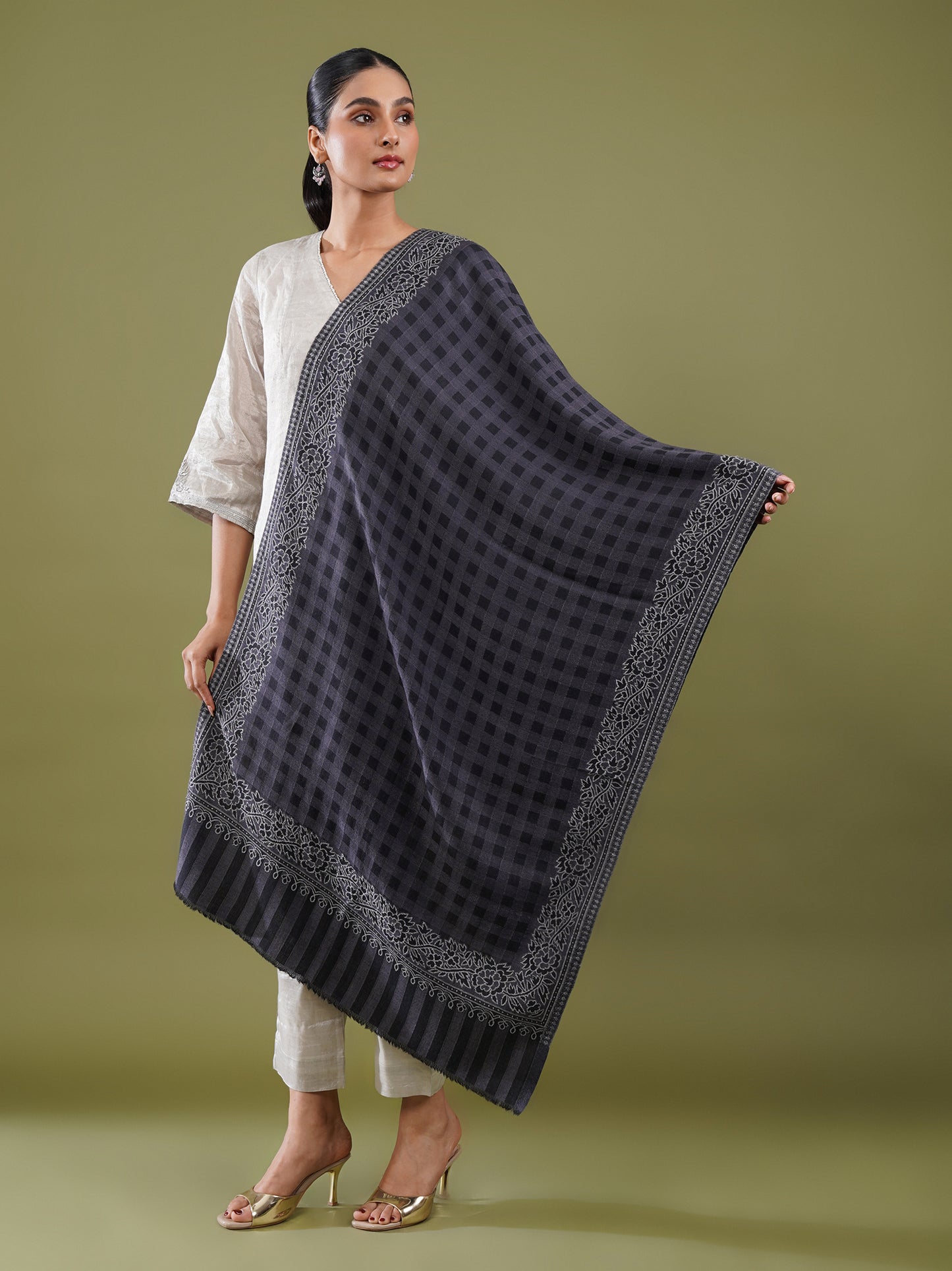 Madhuvan Woolen Stole