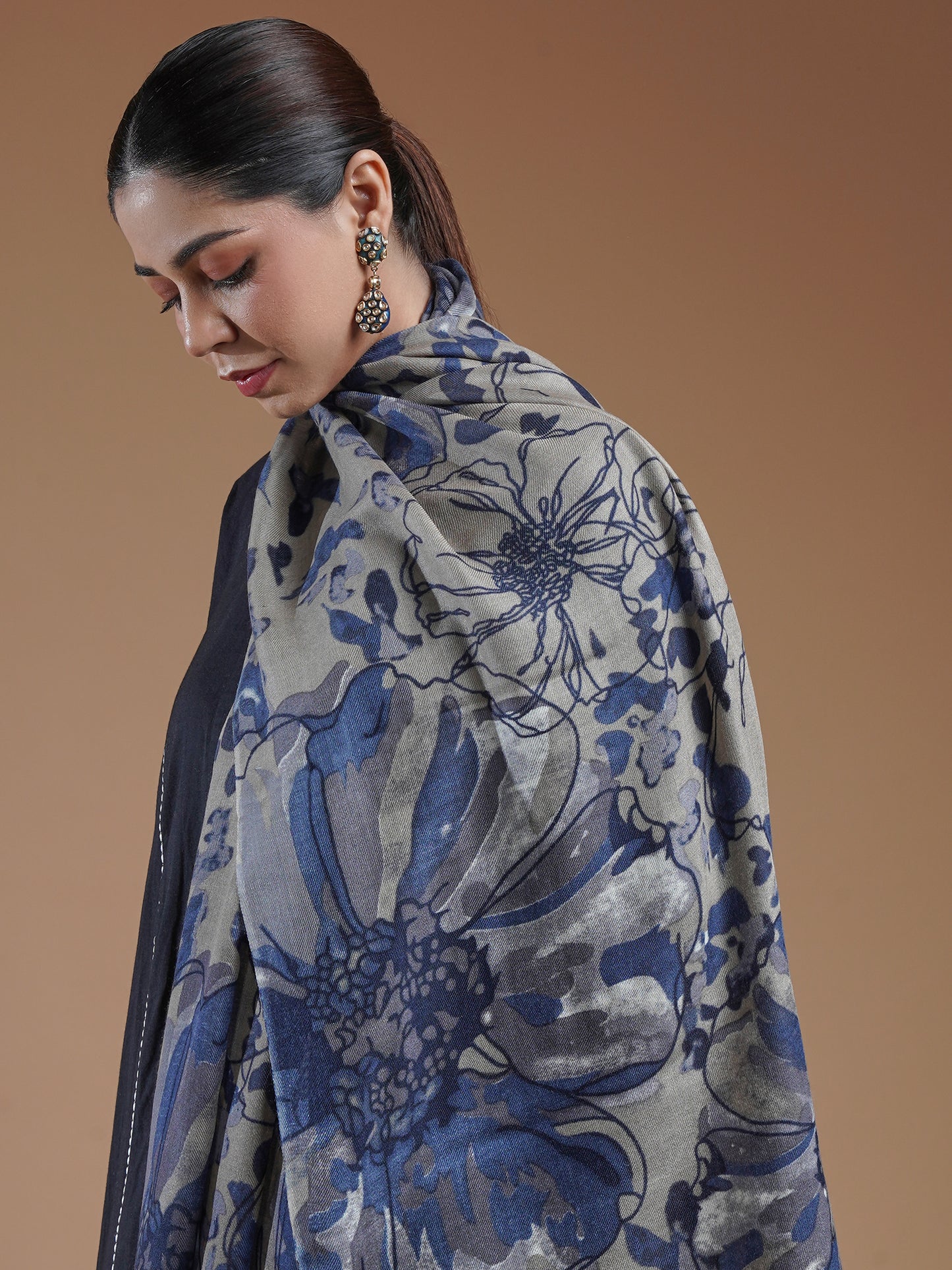 Naienive Printed Woolen Stole