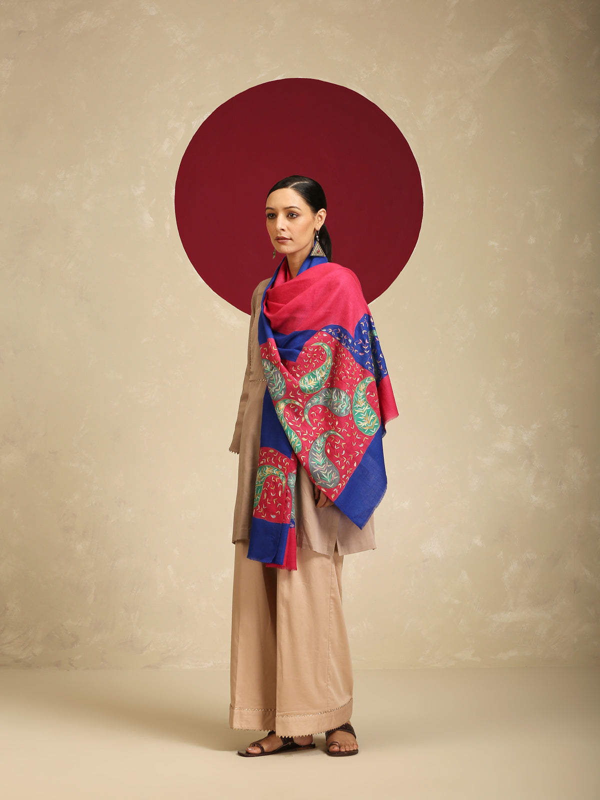 Model is wearing a Pashmina Kalamkari Border Stole from Shaza.